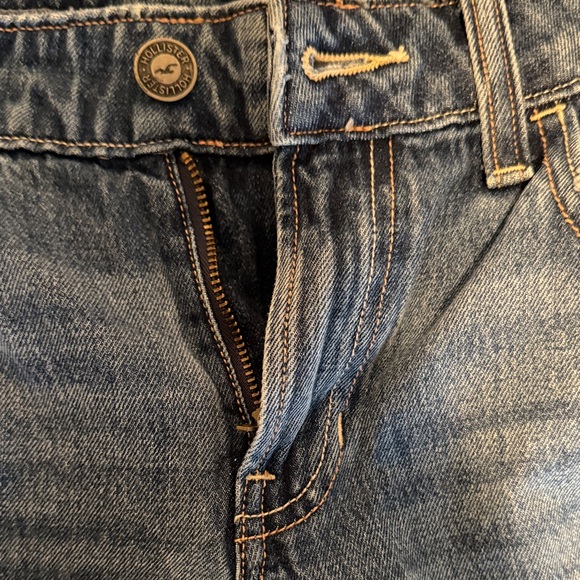 Hollister - Low Rise Baggy Distressed Jeans - W27 - Missing back patch - Picture 3 of 6